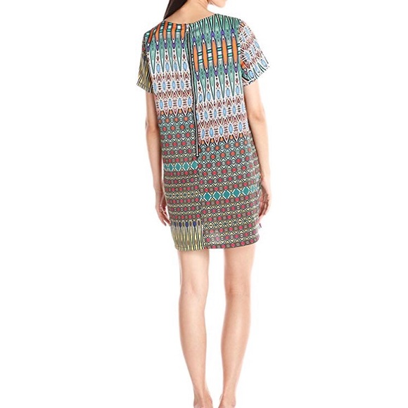 Geometric patterned Shift Dress - Picture 2 of 4
